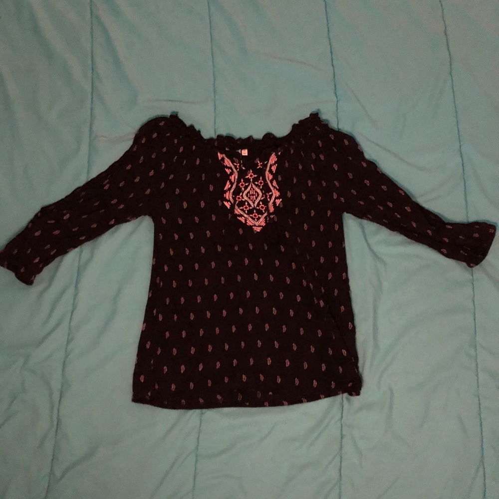 Off the shoulder long sleeve blouse